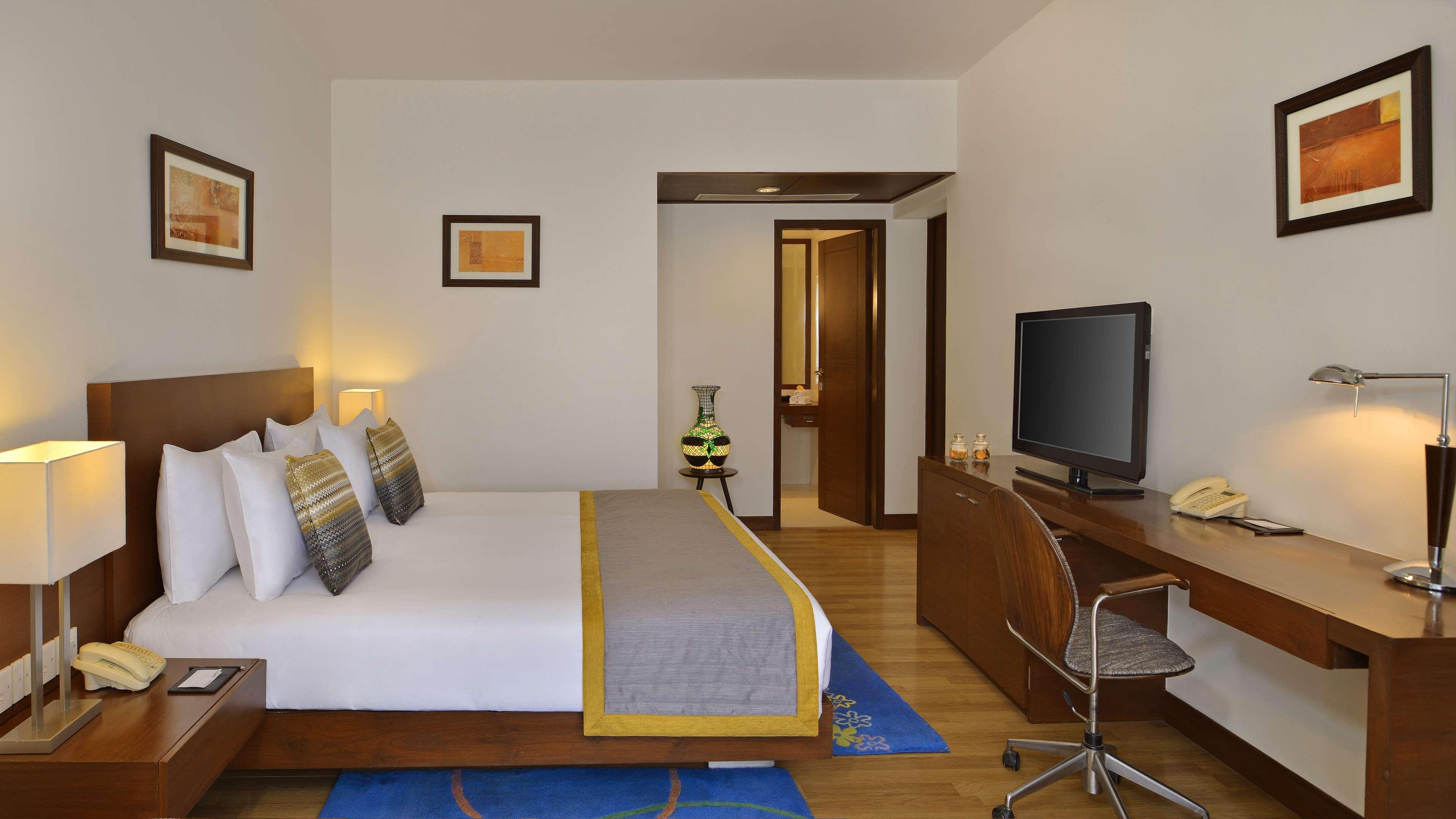 Radisson Jass Hotel, Khajurāho Exteriör bild